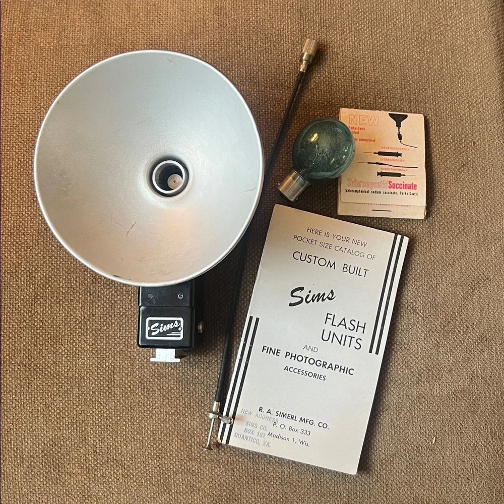 SIMS Vintage Flash Unit with Accessories